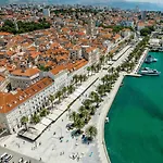 Ana With A Private Pool On A 3000m2 Cvrljevo