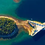 Ana With A Private Pool On A 3000m2 * Cvrljevo