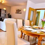 Ana With A Private Pool On A 3000m2 Cvrljevo