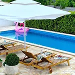 Ana With A Private Pool On A 3000m2 Cvrljevo