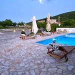 Ana With A Private Pool On A 3000m2