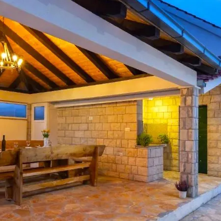 Ana With A Private Pool On A 3000m2 *