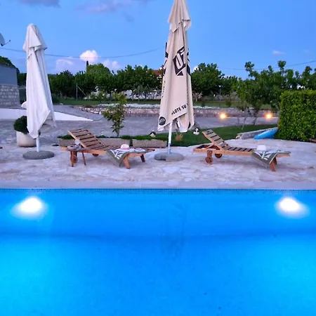 Ana With A Private Pool On A 3000m2 Villa