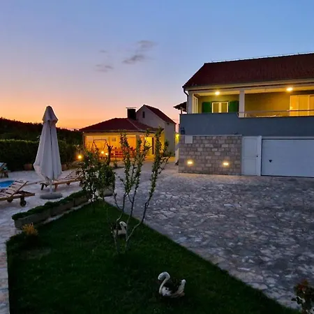 Ana With A Private Pool On A 3000m2 *