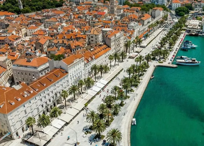 Ana With A Private Pool On A 3000m2 Cvrljevo