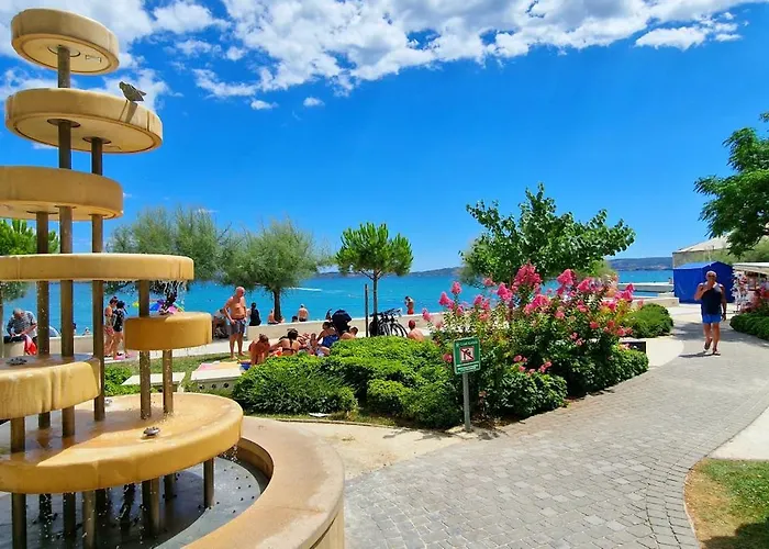 Ana With A Private Pool On A 3000m2 Villa Cvrljevo