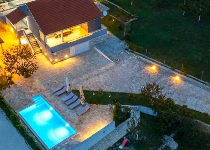 Ana With A Private Pool On A 3000m2 Villa