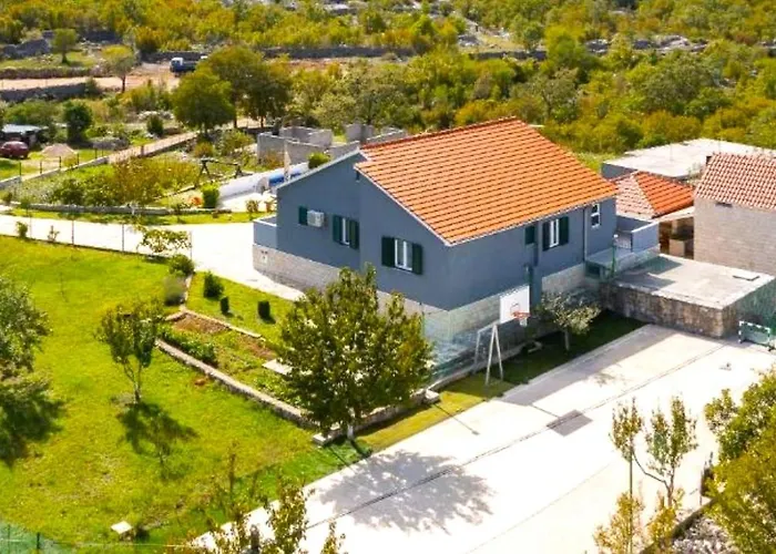 Ana With A Private Pool On A 3000m2 Villa