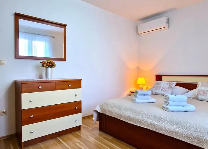 Ana With A Private Pool On A 3000m2 Cvrljevo