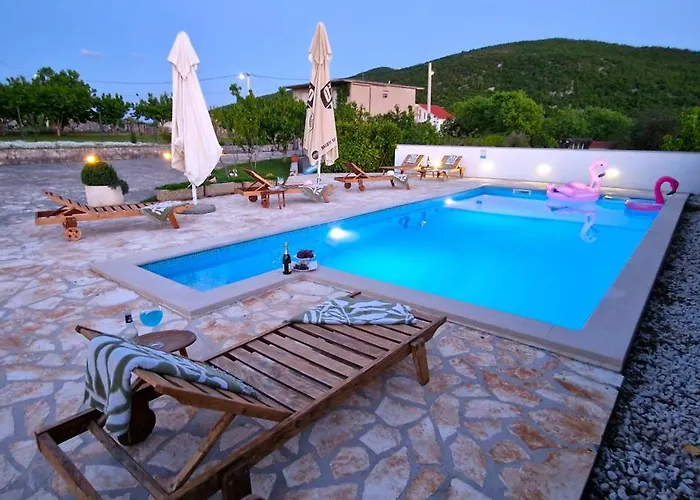 Ana With A Private Pool On A 3000m2 * Cvrljevo