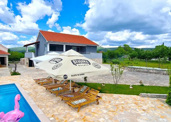 Ana With A Private Pool On A 3000m2 Vila *