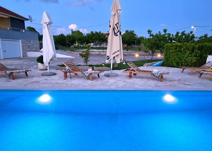 Ana With A Private Pool On A 3000m2 Villa