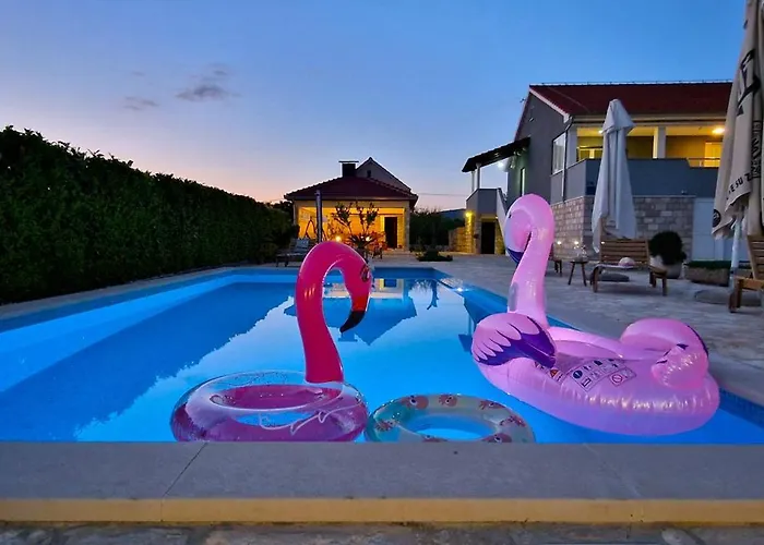 Ana With A Private Pool On A 3000m2 Villa *